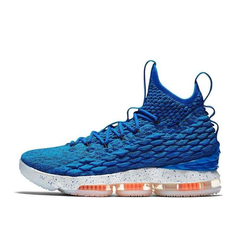 Nike LeBron 15 - Design Puissance Élégance Combinées